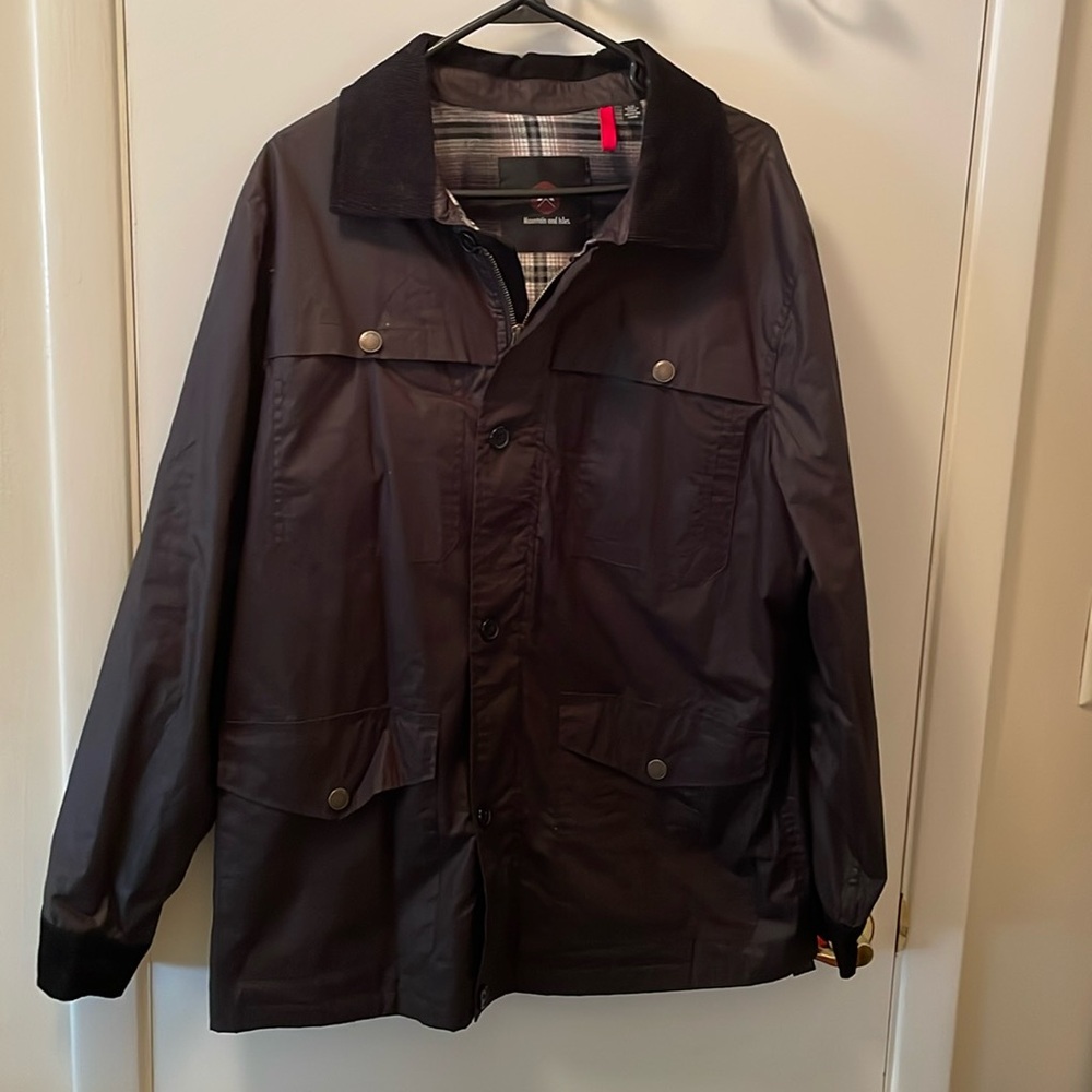 Mountain and Isles Black Jacket Men’s Size Large
